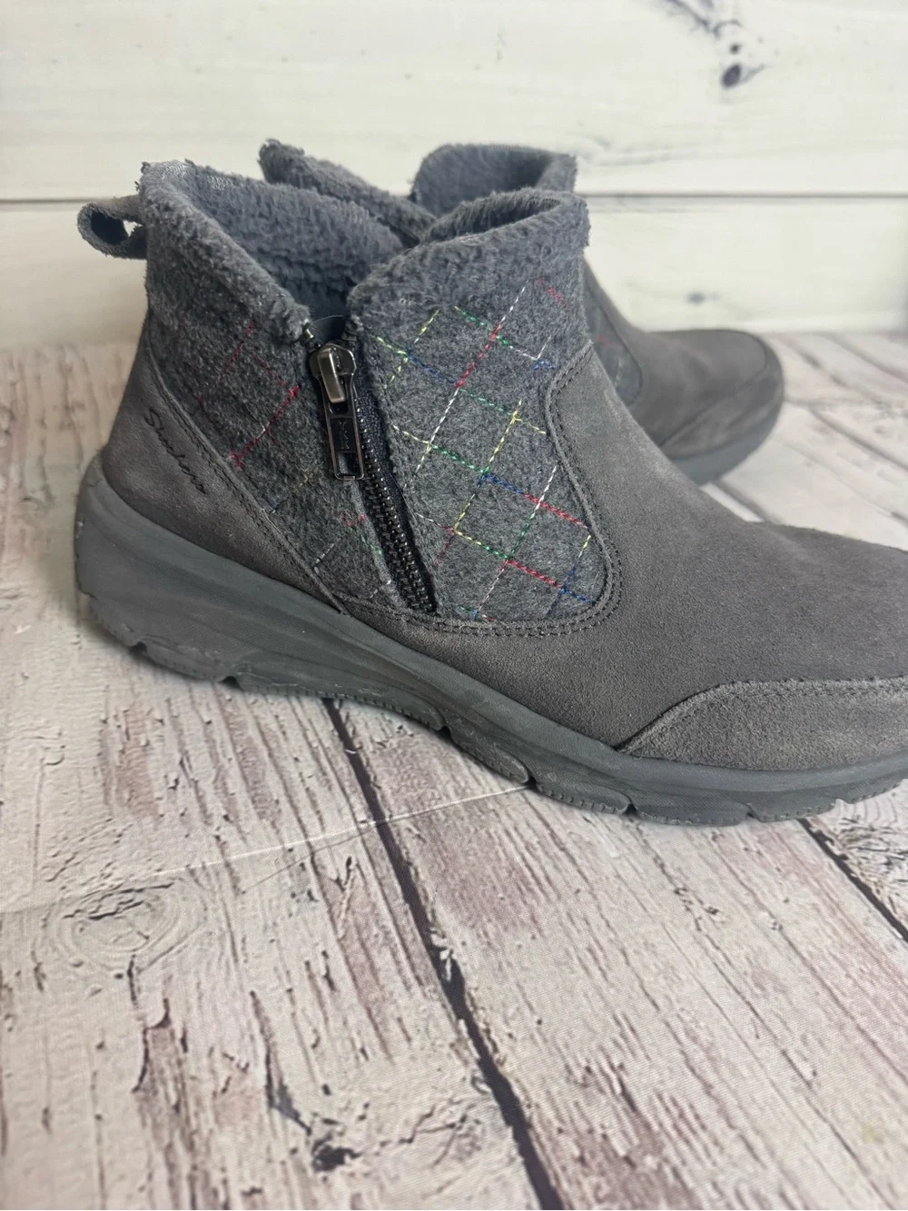 Sketchers Women's Gray Faux-Fur Lined Ankle Comfort Boots